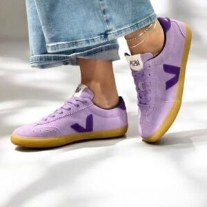 Veja Volley Suede Sneaker in Lavende/Purple sz 36EU/5US New in Box